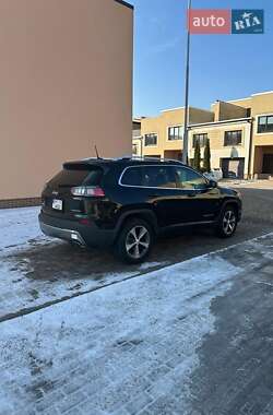 Внедорожник / Кроссовер Jeep Cherokee 2019 в 