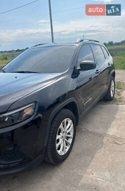 Внедорожник / Кроссовер Jeep Cherokee 2019 в 