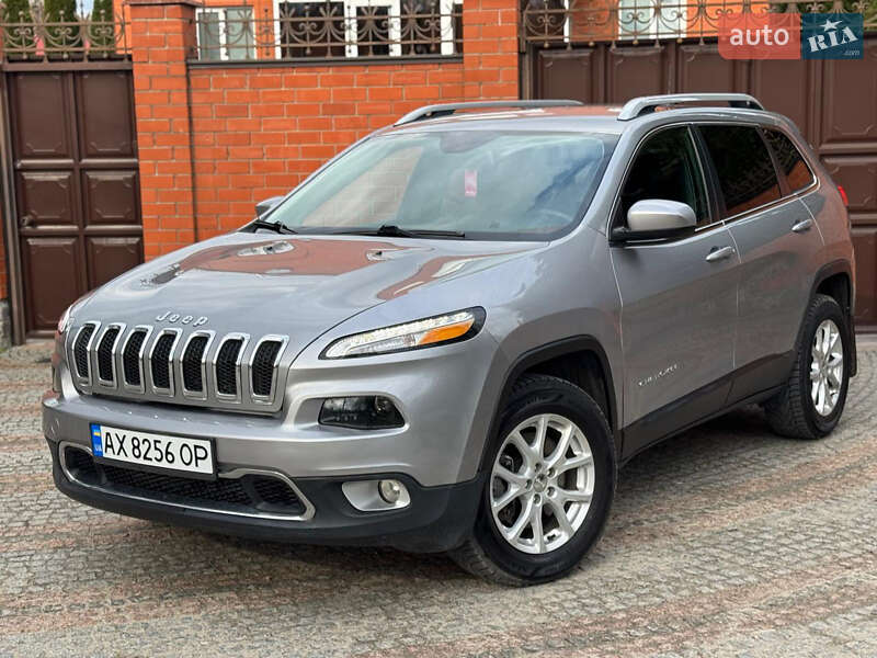 Внедорожник / Кроссовер Jeep Cherokee 2015 в 