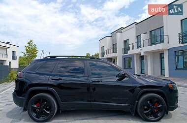 Внедорожник / Кроссовер Jeep Cherokee 2019 в 