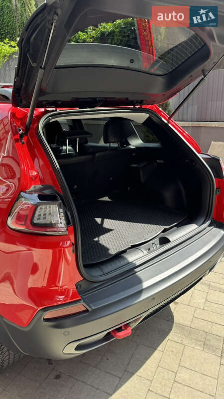 Внедорожник / Кроссовер Jeep Cherokee 2018 в Ужгороде фото 35 Внедорожник / Кроссовер Jeep Cherokee 2018 в Ужгороде