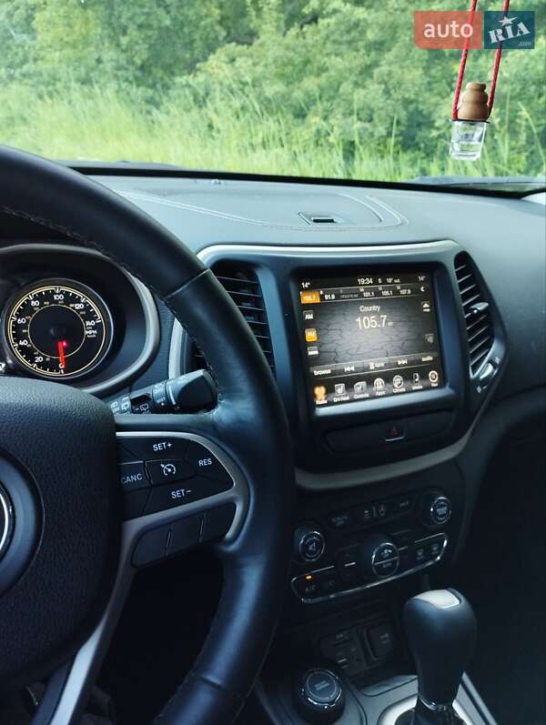 Внедорожник / Кроссовер Jeep Cherokee 2015 в Белой Церкви