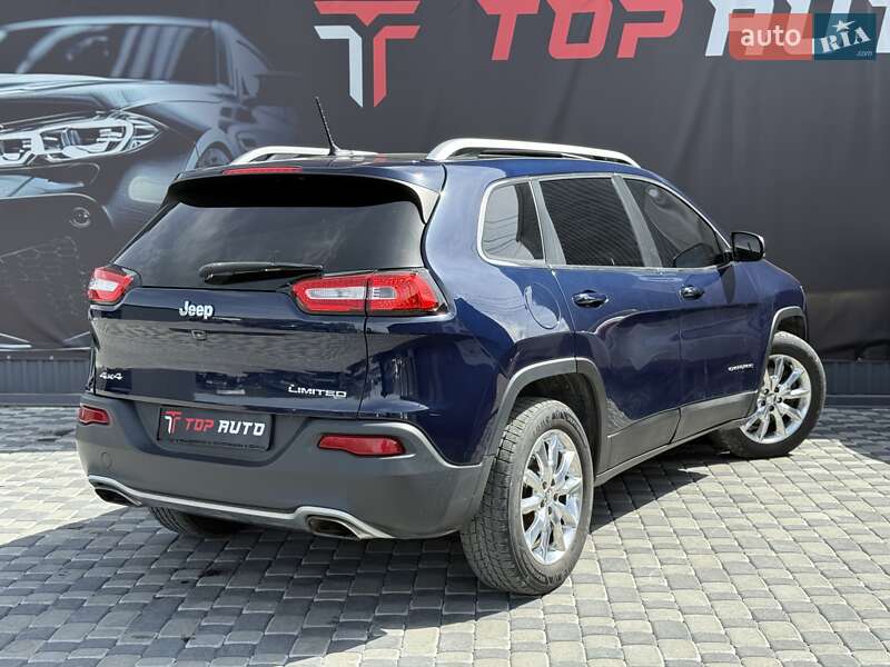 Позашляховик / Кросовер Jeep Cherokee 2015 в Львові