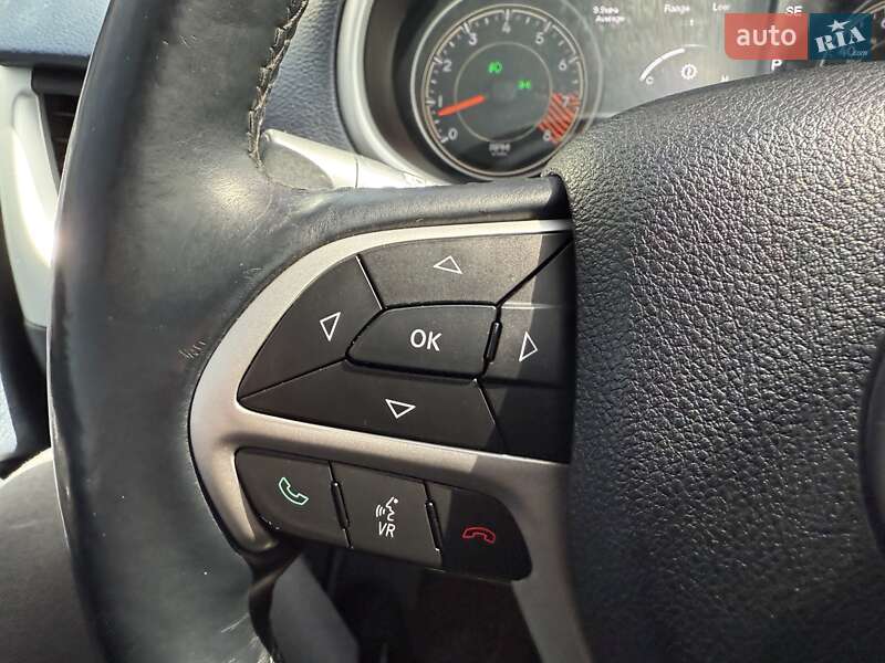 Позашляховик / Кросовер Jeep Cherokee 2015 в Львові