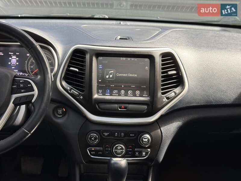 Позашляховик / Кросовер Jeep Cherokee 2015 в Львові
