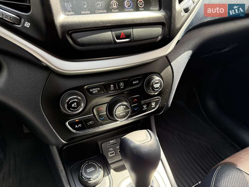 Позашляховик / Кросовер Jeep Cherokee 2015 в Львові