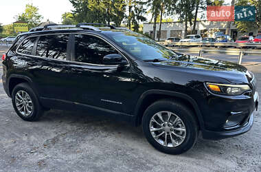 Позашляховик / Кросовер Jeep Cherokee 2019 в 