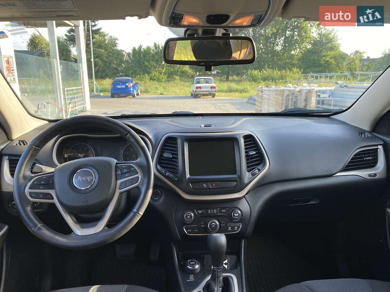 Внедорожник / Кроссовер Jeep Cherokee 2017 в Стрые