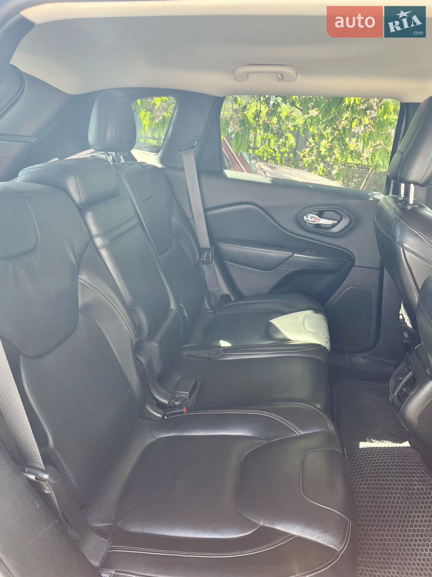 2015 Jeep Cherokee - мініатюра 16