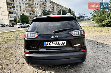 Внедорожник / Кроссовер Jeep Cherokee 2018 в 