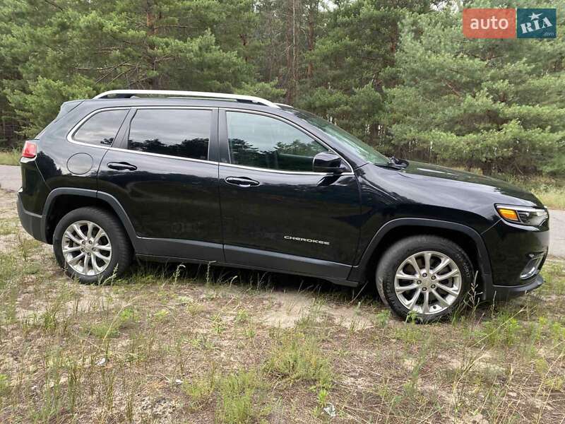 Внедорожник / Кроссовер Jeep Cherokee 2018 в Кременчуге