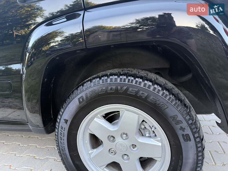 Позашляховик / Кросовер Jeep Cherokee 2003 в Чернівцях