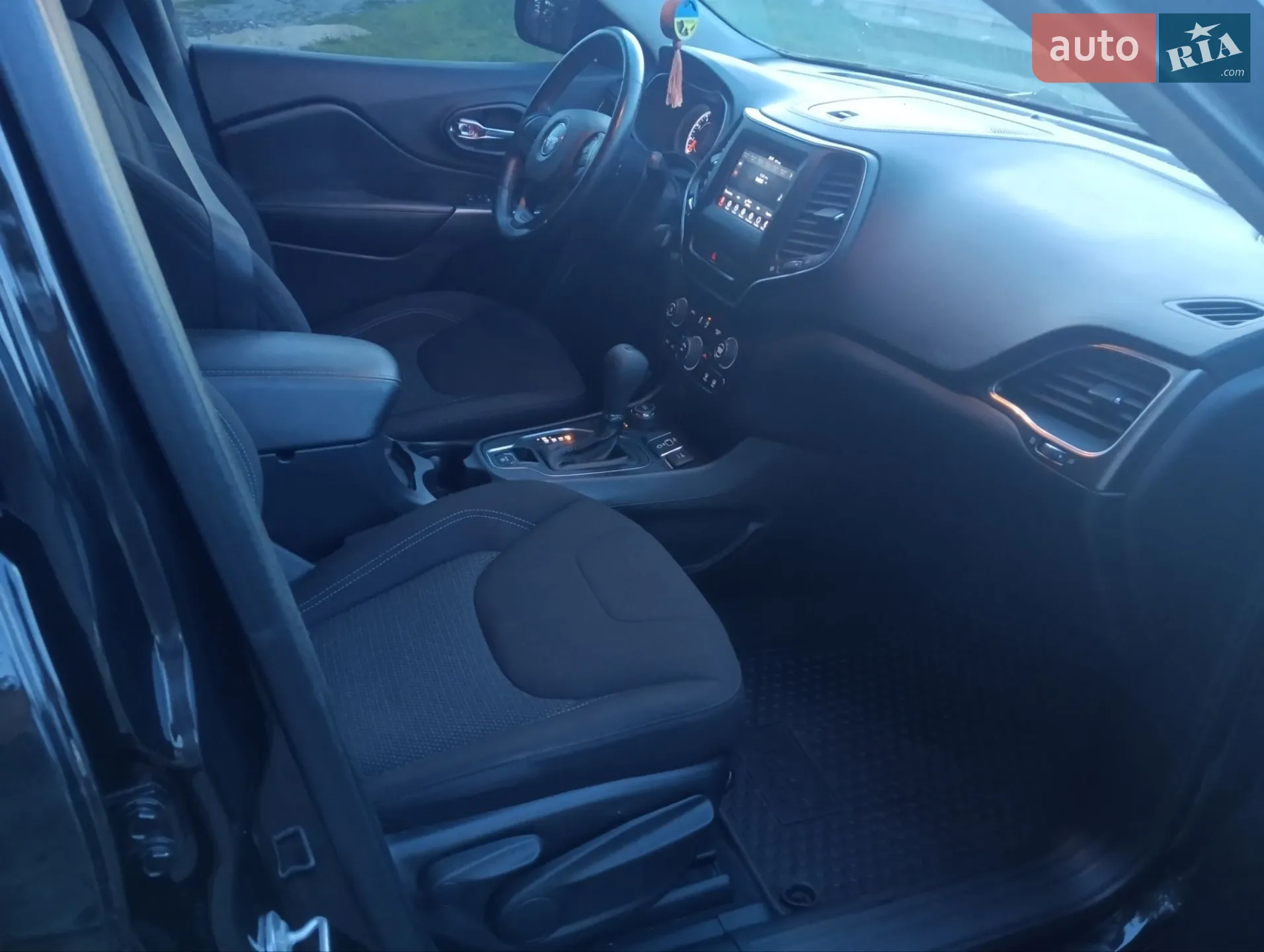2020 Jeep Cherokee - мініатюра 8