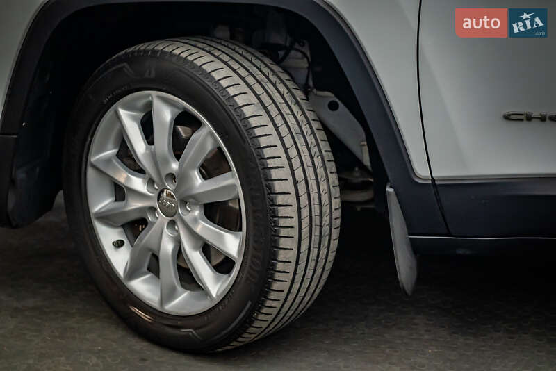 Внедорожник / Кроссовер Jeep Cherokee 2015 в Киеве фото 22 Внедорожник / Кроссовер Jeep Cherokee 2015 в Киеве