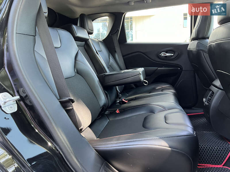 Позашляховик / Кросовер Jeep Cherokee 2021 в Києві