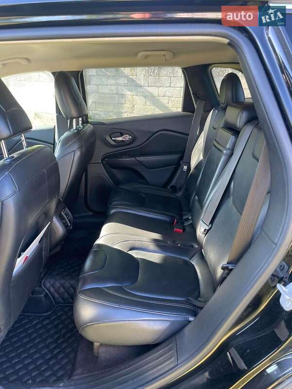 Внедорожник / Кроссовер Jeep Cherokee 2016 в Тернополе фото 7 Внедорожник / Кроссовер Jeep Cherokee 2016 в Тернополе