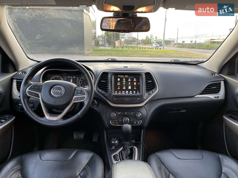 Внедорожник / Кроссовер Jeep Cherokee 2016 в Житомире