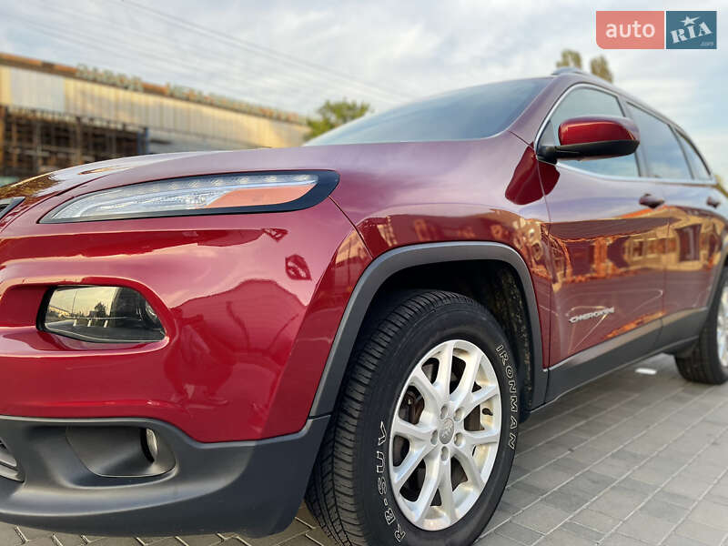 Внедорожник / Кроссовер Jeep Cherokee 2016 в Житомире