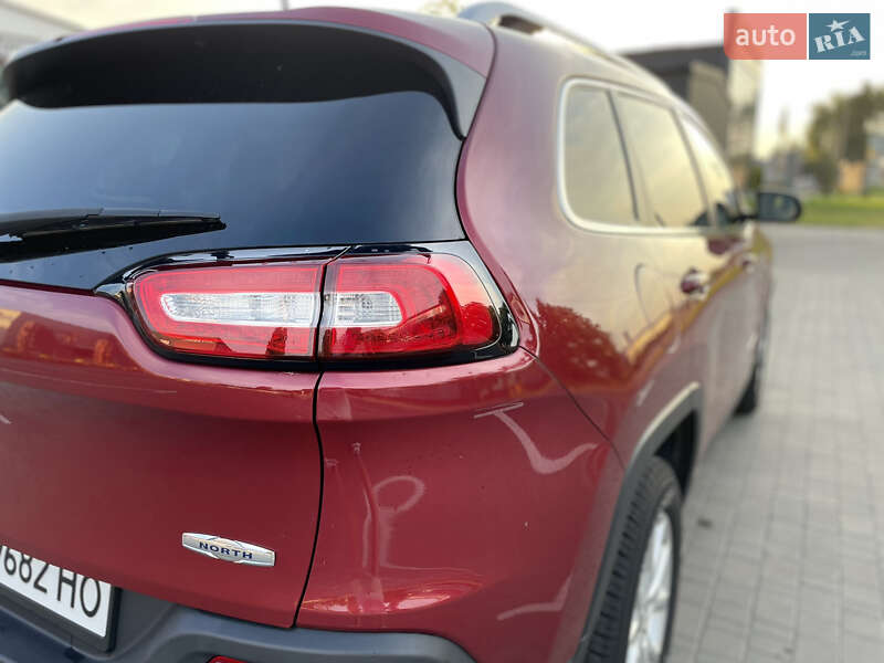 Внедорожник / Кроссовер Jeep Cherokee 2016 в Житомире