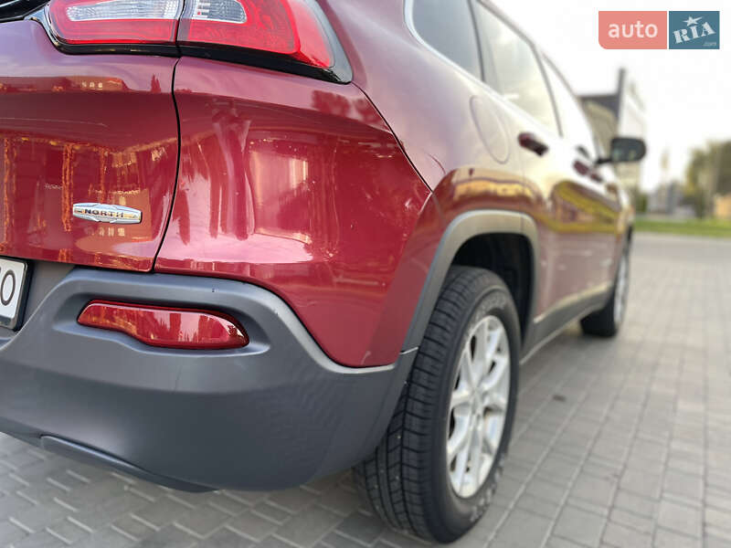 Внедорожник / Кроссовер Jeep Cherokee 2016 в Житомире