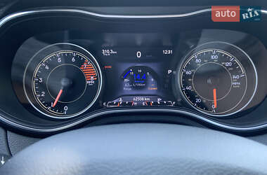 Внедорожник / Кроссовер Jeep Cherokee 2020 в 