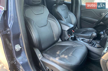Внедорожник / Кроссовер Jeep Cherokee 2020 в 