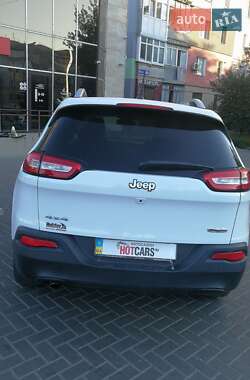 Позашляховик / Кросовер Jeep Cherokee 2015 в 