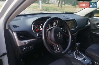 Позашляховик / Кросовер Jeep Cherokee 2015 в 
