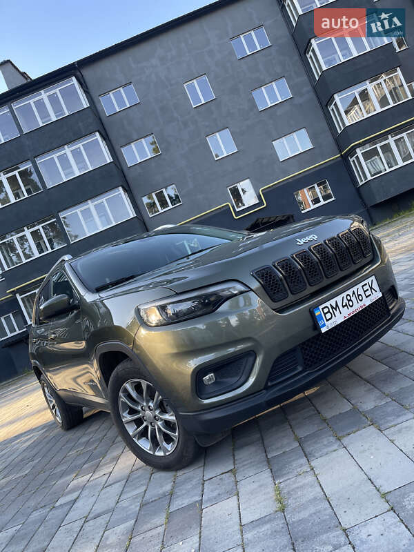 Позашляховик / Кросовер Jeep Cherokee 2019 в 