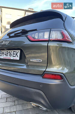 Позашляховик / Кросовер Jeep Cherokee 2019 в 