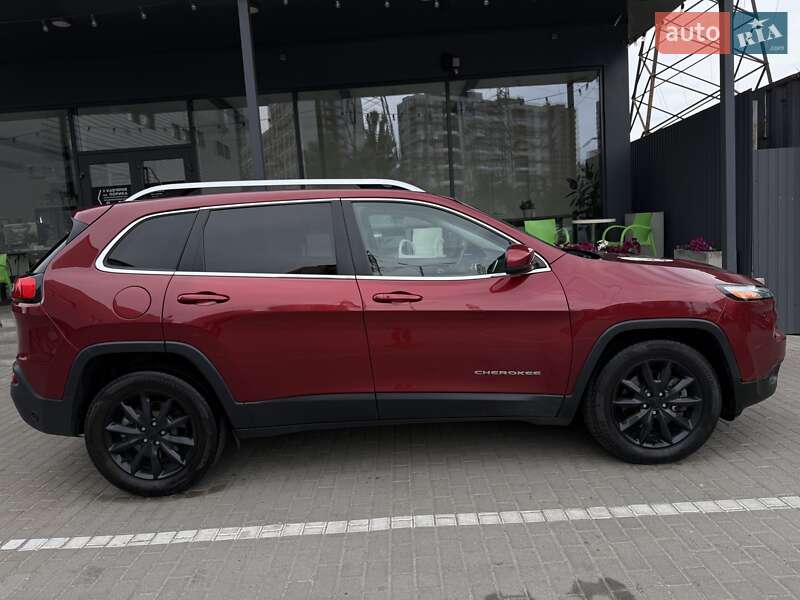 Внедорожник / Кроссовер Jeep Cherokee 2016 в Киеве