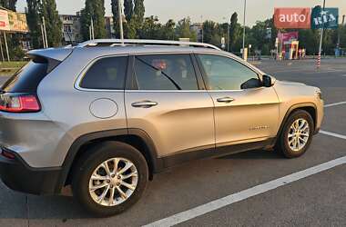 Внедорожник / Кроссовер Jeep Cherokee 2018 в 