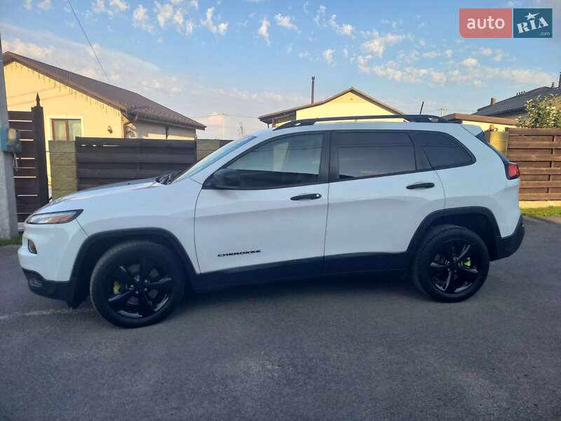 Внедорожник / Кроссовер Jeep Cherokee 2016 в Киеве