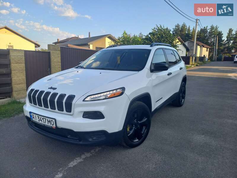 Внедорожник / Кроссовер Jeep Cherokee 2016 в Киеве