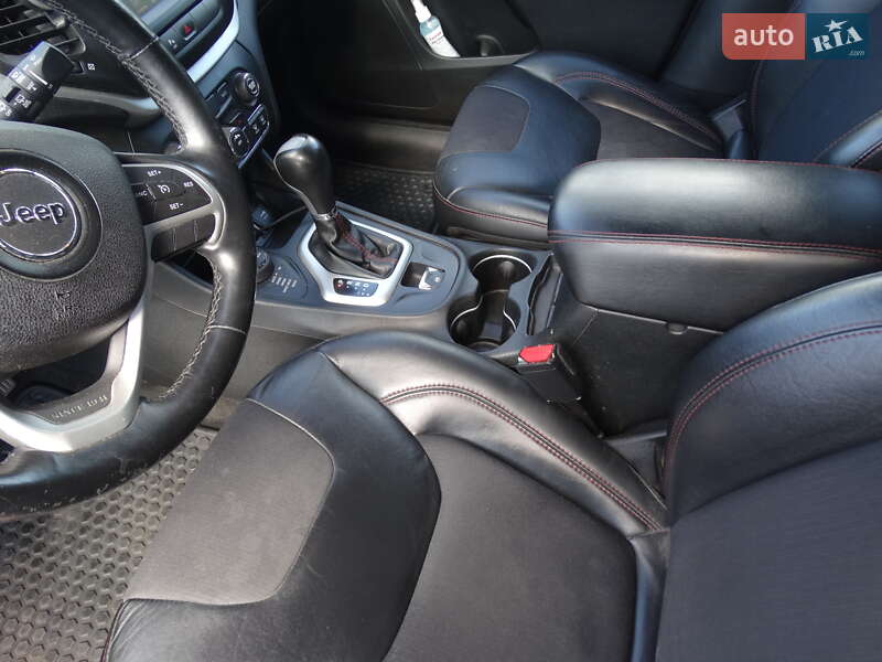 Внедорожник / Кроссовер Jeep Cherokee 2015 в Киеве фото 29 Внедорожник / Кроссовер Jeep Cherokee 2015 в Киеве