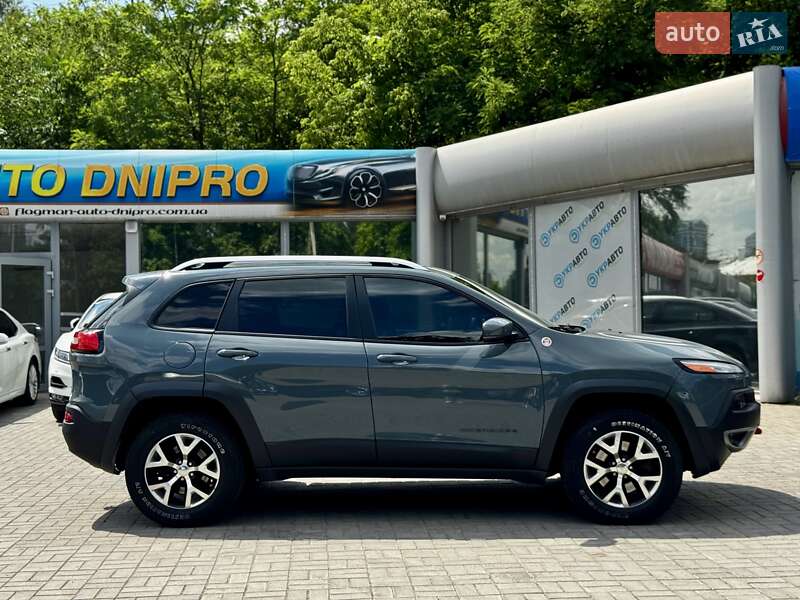 Внедорожник / Кроссовер Jeep Cherokee 2016 в Днепре