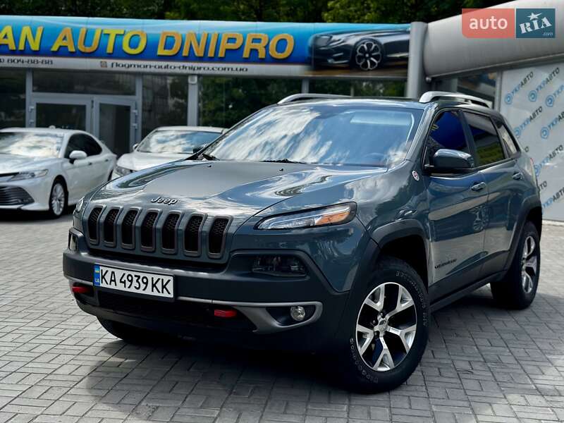 Внедорожник / Кроссовер Jeep Cherokee 2016 в Днепре