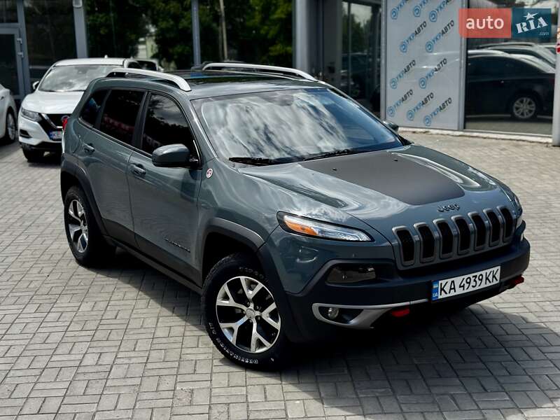 Внедорожник / Кроссовер Jeep Cherokee 2016 в Днепре