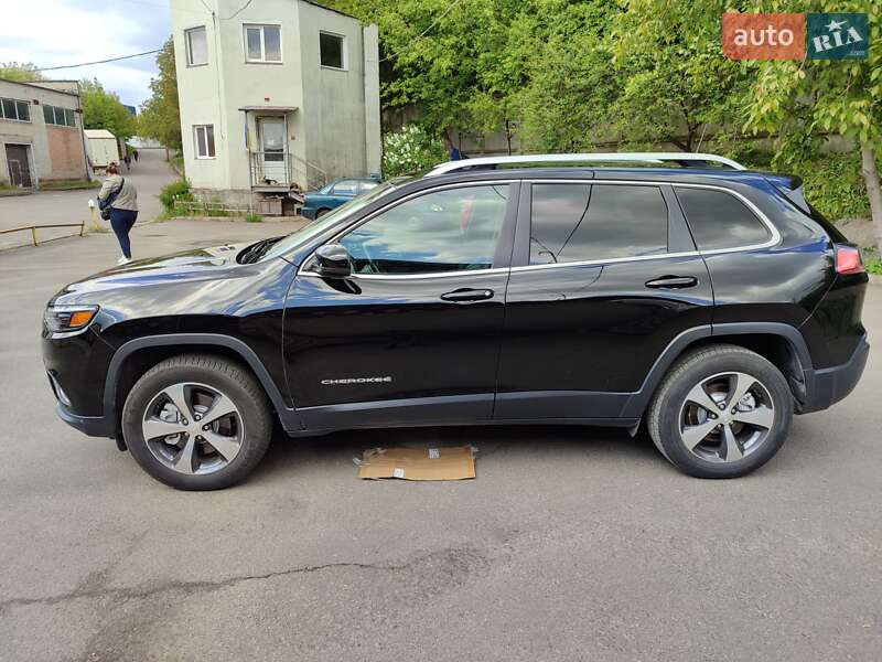Внедорожник / Кроссовер Jeep Cherokee 2019 в Ровно