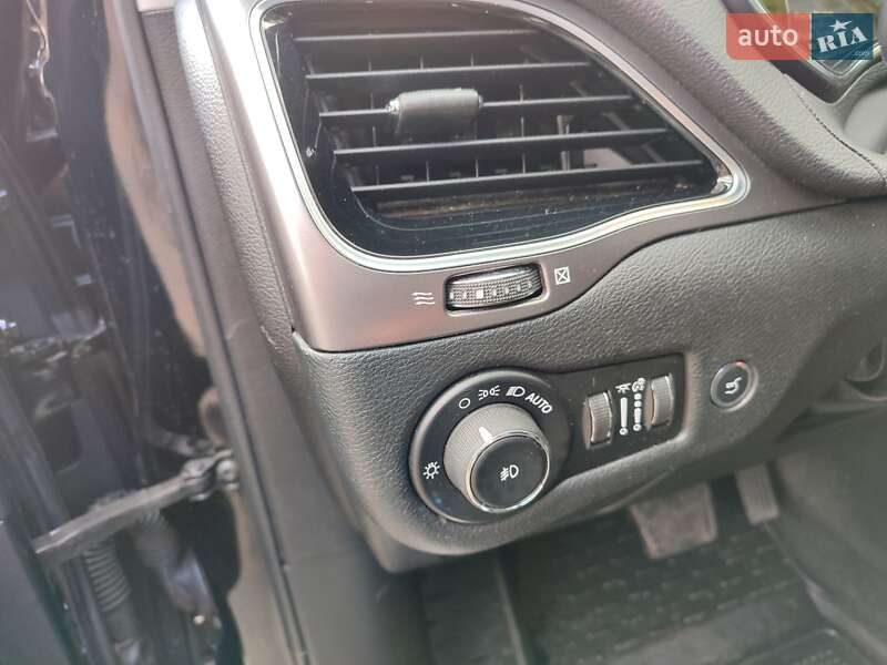 Внедорожник / Кроссовер Jeep Cherokee 2019 в Ровно