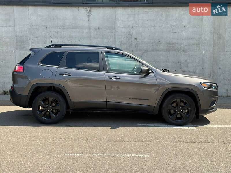 Внедорожник / Кроссовер Jeep Cherokee 2019 в Киеве