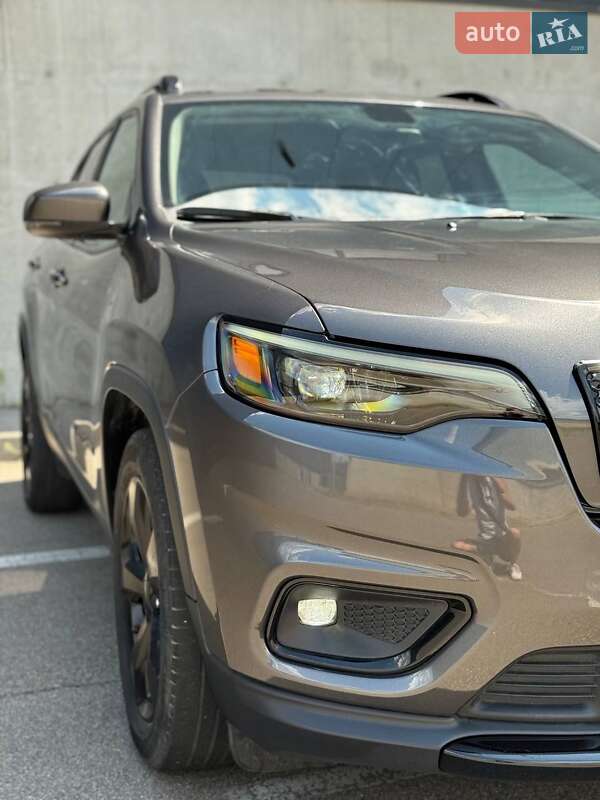Внедорожник / Кроссовер Jeep Cherokee 2019 в Киеве