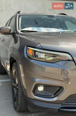 Внедорожник / Кроссовер Jeep Cherokee 2019 в 