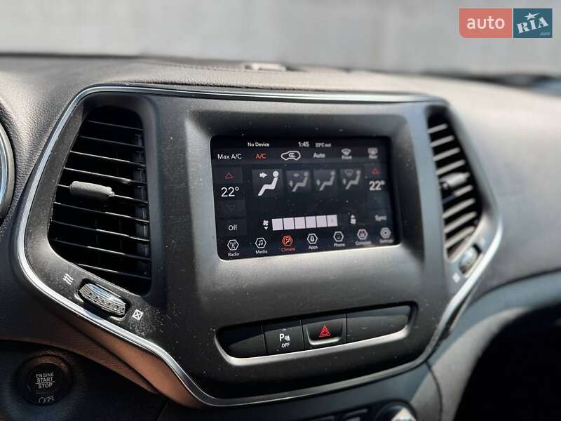 Внедорожник / Кроссовер Jeep Cherokee 2019 в Киеве