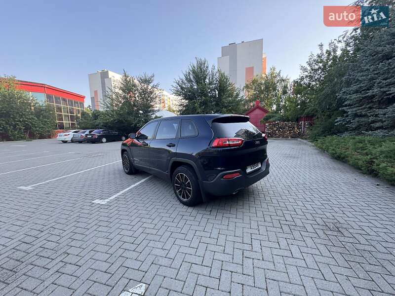 Внедорожник / Кроссовер Jeep Cherokee 2015 в Харькове