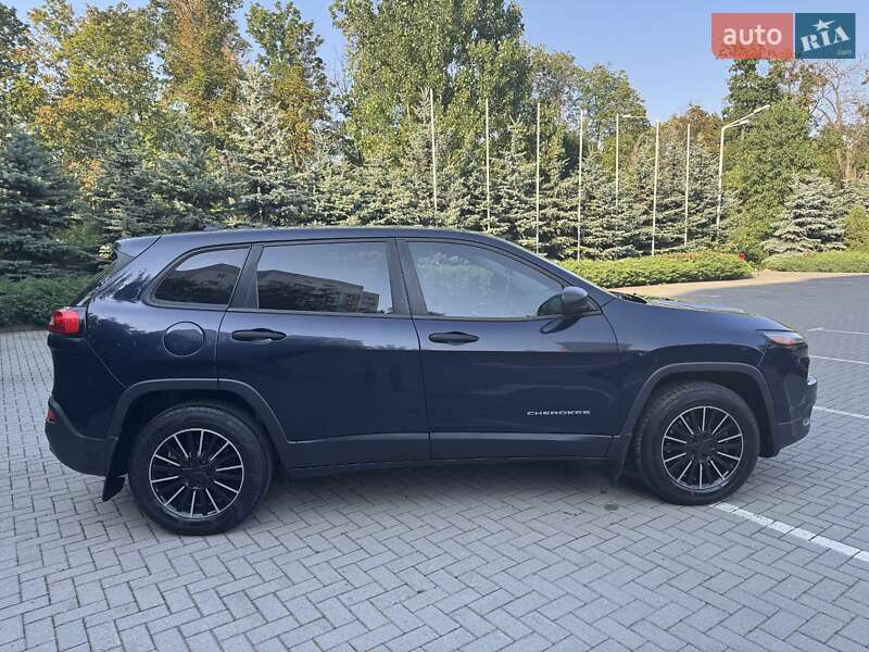 Внедорожник / Кроссовер Jeep Cherokee 2015 в Харькове