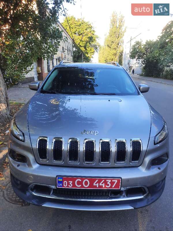 Внедорожник / Кроссовер Jeep Cherokee 2015 в Киеве