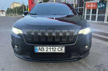 Позашляховик / Кросовер Jeep Cherokee 2018 в 