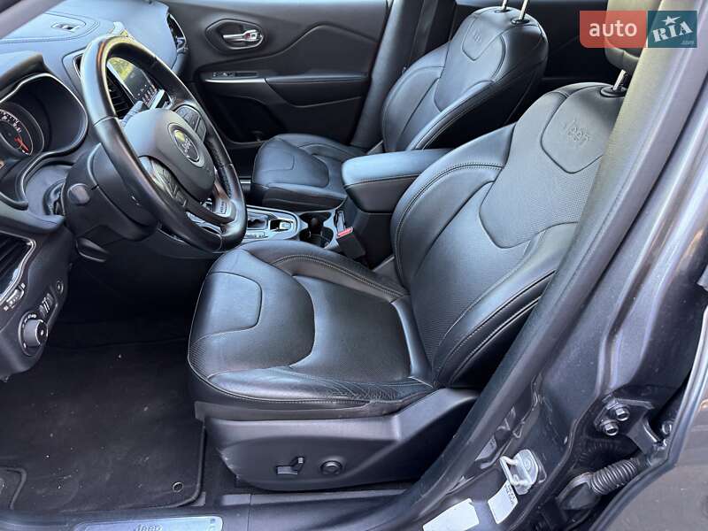 Внедорожник / Кроссовер Jeep Cherokee 2019 в Одессе