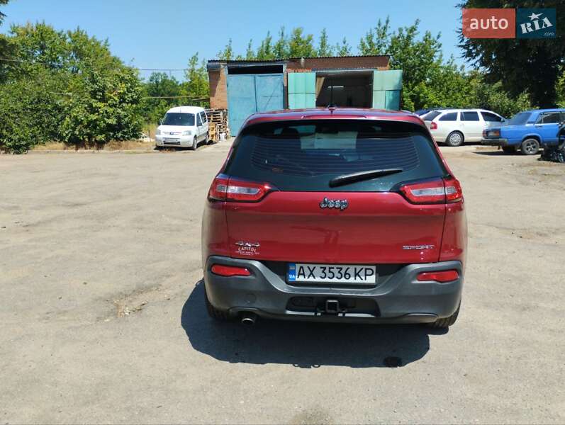 Внедорожник / Кроссовер Jeep Cherokee 2013 в Харькове